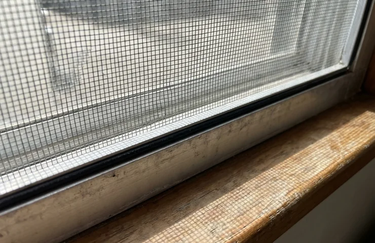 Flyscreen Repairs in Sheldon